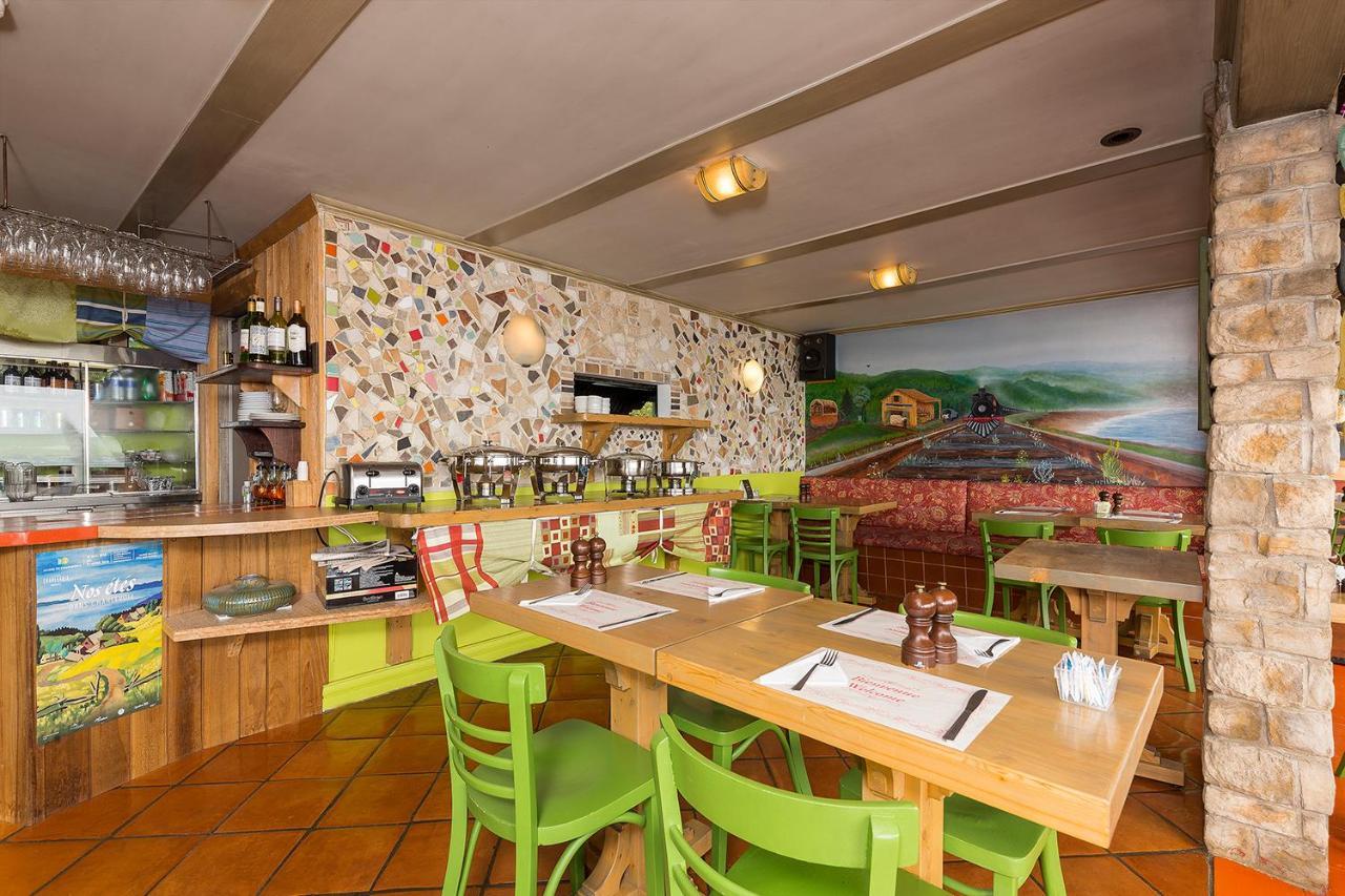 Restaurant Motel De La Plage Saint-Irénée Exteriör bild